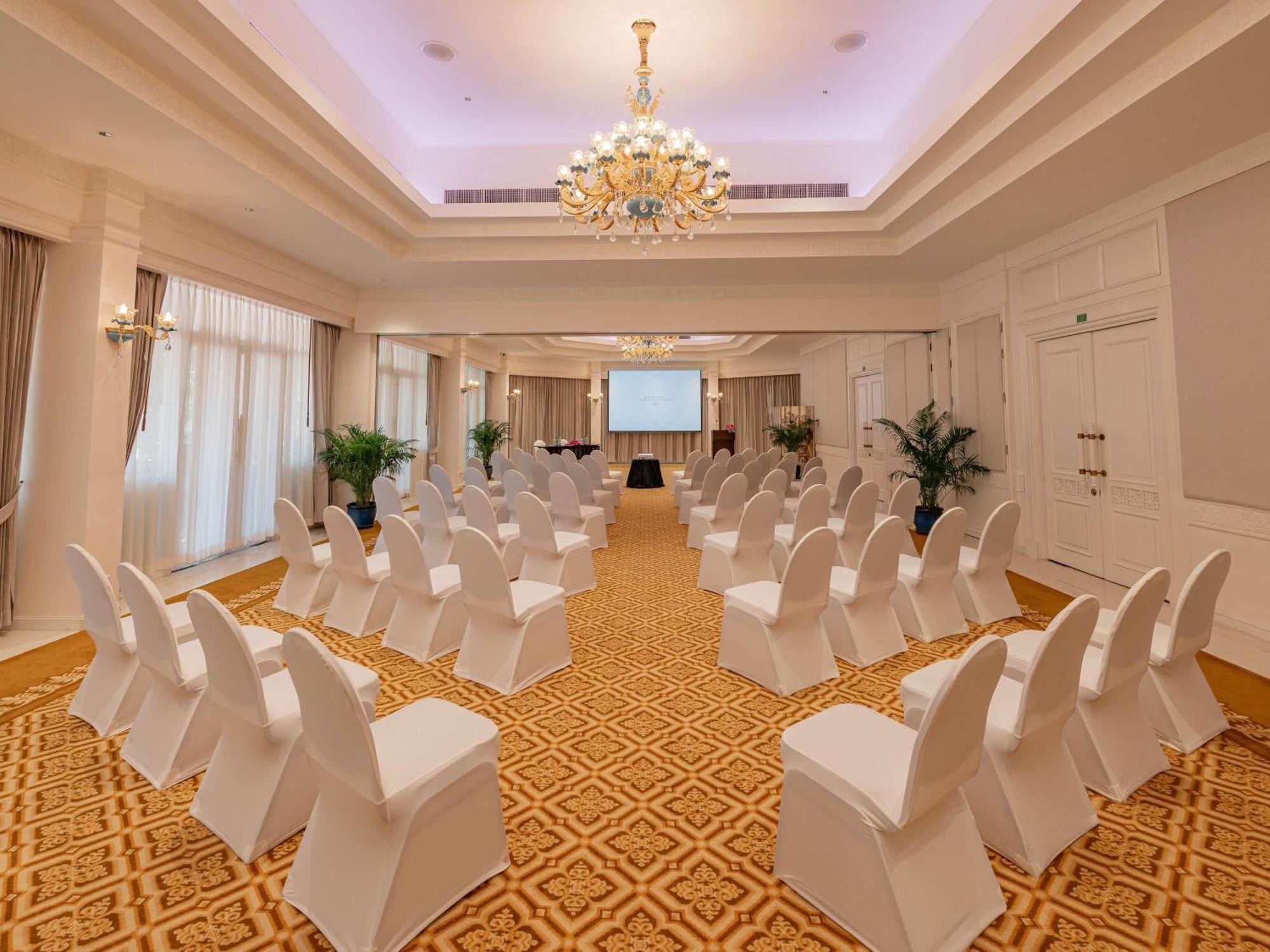 Sofitel Angkor Phokeethra Golf & 5*