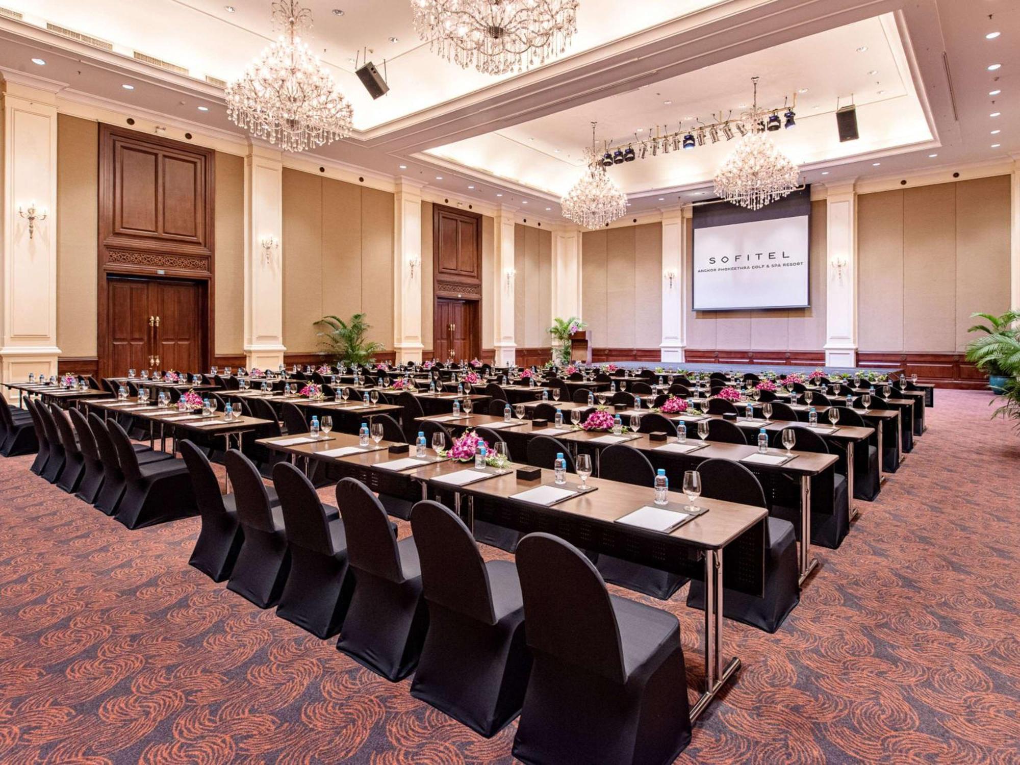 Sofitel Angkor Phokeethra Golf & Hotel 5*